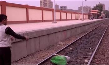   «النقل» تناشد المواطنين بعدم إلقاء المخلفات في حرم السكك الحديدية