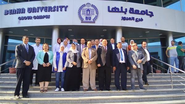 رئيس جامعة بنها يفتتح العيادات الطبية المتخصصة بمقر العبور
