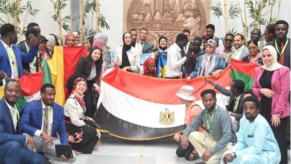 جامعة القاهرة تنظم زيارة ميدانية بالعاصمة الإدارية لممثلي شباب 24 دولة أفريقية