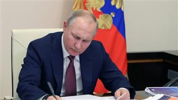   بوتين يوقع مرسوما يسمح بسداد الالتزامات للأجانب بالروبل
