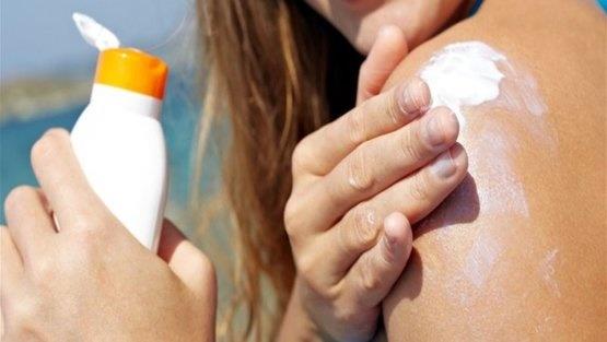 الكريمات الواقية من الشمس.. هل هي مفيدة أم مضرة؟