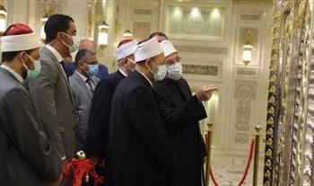 شيخ الأزهر يتفقد أعمال التجديد الشاملة بمسجد الحسين