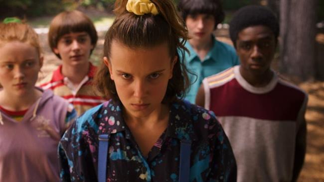 نتفليكس تروج لمسلسل Stranger Things على حبل الفيل في مدينة العُلا