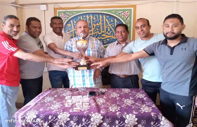 تكريم فريق كرة القدم الخماسية بتعليم قوص لفوزه بالمركز الثانى على قطاع الصعيد