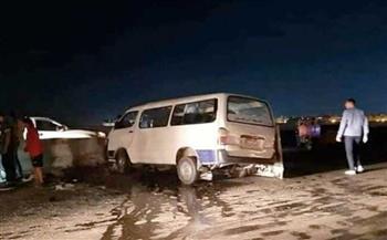 إصابة 25 شخصا فى حادث تصادم سيارتى ميكروباص بصحراوى البحيرة
