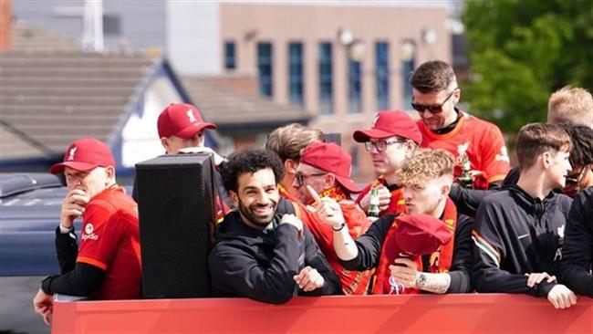 جماهير ليفربول تحيي محمد صلاح