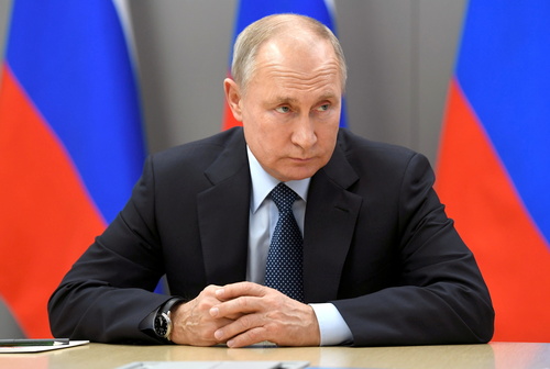 بوتين يُطلع ماكرون على التقدم المحرز بالعملية الروسية وإجلاء المدنيين من «آزوفستال»