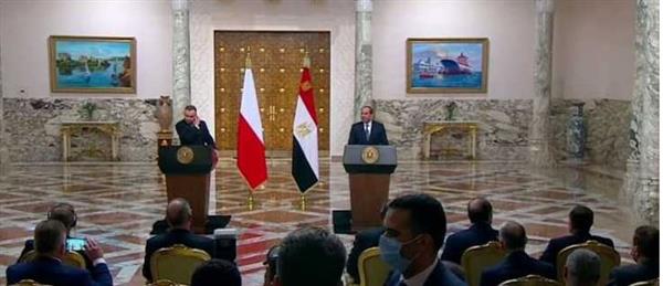 السيسي يعرب عن اهتمام مصر بتطوير التعاون مع بولندا في إطار "تجمع دول فيشجراد"