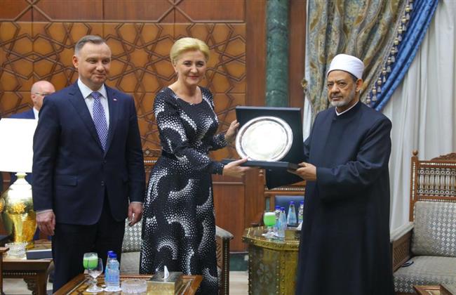 الإمام الأكبر يرحب بالرئيس البولندي وقرينته في رحاب الأزهر 