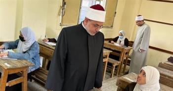 طلاب الشهادة الابتدائية الأزهرية يختتمون امتحاناتهم اليوم بمادة الإنجليزى
