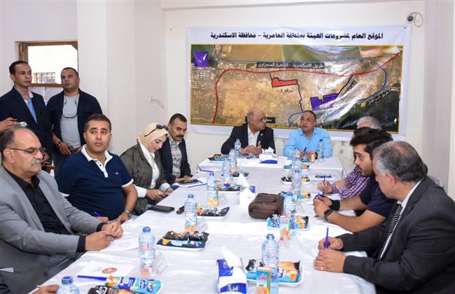 محافظ الإسكندرية ورئيس هيئة تعاونيات البناء والإسكان في جولة تفقدية داخل مساكن مبارك