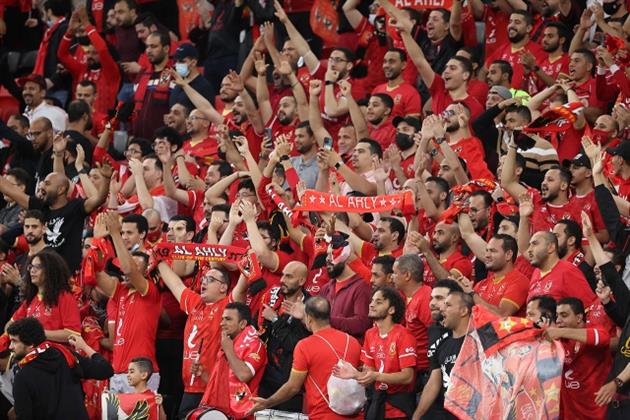 حقيقة الرسائل النصية لجمهور الأهلي لسداد باقي قيمة تذكرة المغرب.. فيديو