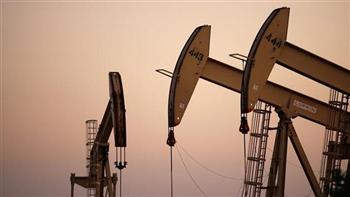   النفط يرتفع إلى 105 دولارات بعد مؤشرات على تراجع المخزونات