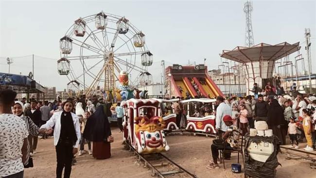 استمرار توافد المواطنين على مراكز الشباب بقرى «حياه كريمة» بالبحيرة