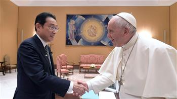   رئيس وزراء اليابان وبابا الفاتيكان يبحثان الجهود من أجل عالم خال من الأسلحة النووية