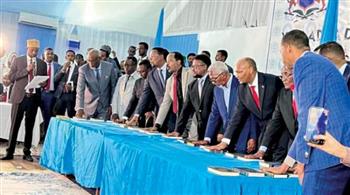   17 نائبا بالشيوخ و الشعب الصومالي لتنظيم انتخاب رئيس الجمهورية
