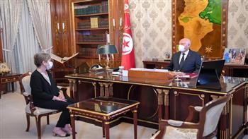   الرئيس التونسي يتابع مع رئيسة الوزراء سير العمل في مختلف قطاعات الدولة