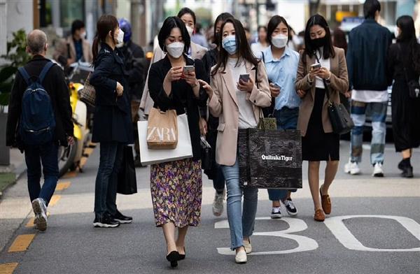 كوريا الجنوبية تسجل 42 ألفا و296 إصابة جديدة بفيروس كورونا