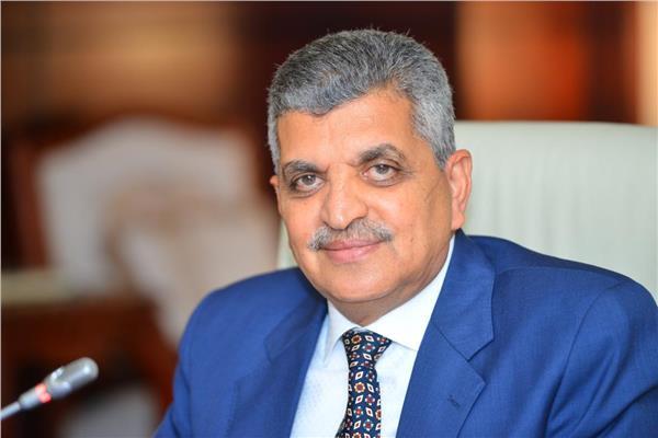 رئيس هيئة قناة السويس يتفقد معدية الأفراد بالقنطرة ويتابع أعمال تطوير الاستزراع المائي