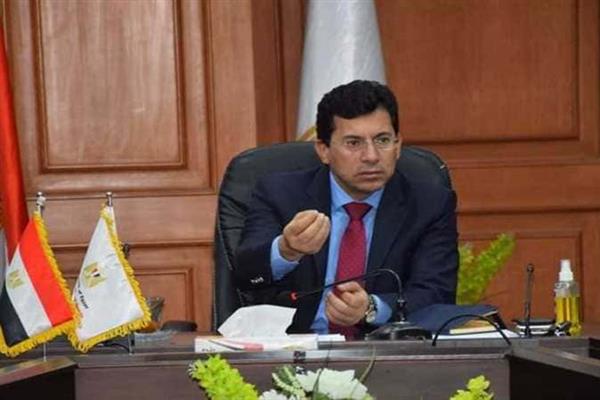 وزير الرياضة يهنئ أبطال المشروع القومي للبطل الأوليمبي في رفع الأثقال