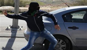 مستوطنون يستهدفون سيارات الفلسطينيين جنوب نابلس وبيت لحم