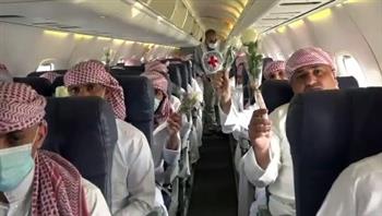   التحالف العربي: مغادرة الطائرة الثانية لنقل الأسرى الحوثيين إلى اليمن