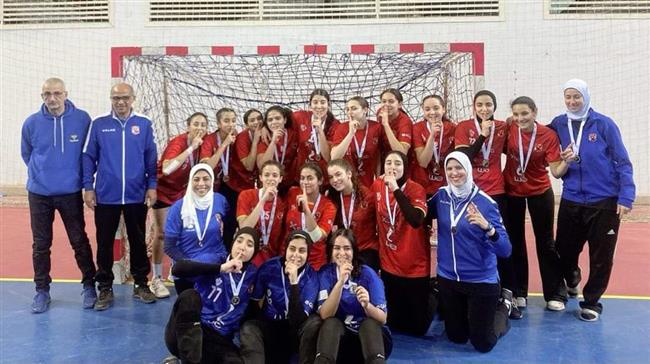 "ناشئات يد الأهلي" يتوج ببطولة الجمهورية