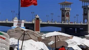   مصايف الإسكندرية ترفع الراية الحمراء على الشواطئ لخطورة السباحة