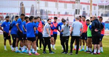 «فيريرا» يعقد جلسة مع اللاعبين قبل بدء مران الزمالك