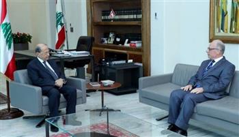   الرئيس اللبناني يبحث مع وزير الدفاع الإجراءات المتخذة لتأمين الانتخابات النيابية