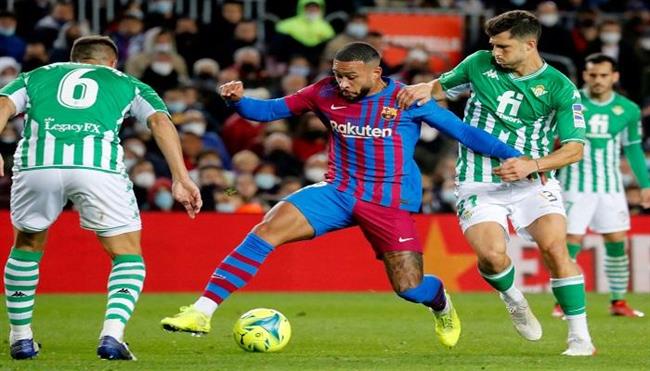 بث مباشر .. مشاهدة مباراة برشلونة وريال بيتيس بالدوري الإسباني