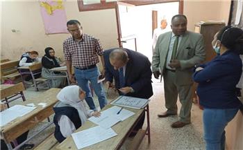   «وكيل التعليم» بقنا يتابع الامتحانات في مدارس نجع حمادي