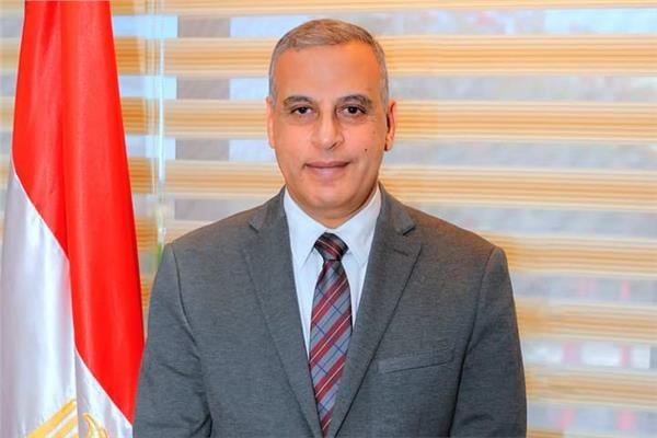 محافظ سوهاج: صرف 6 ملايين جنيه للعمالة غير المنتظمة.. وتعيين 520 شابًا