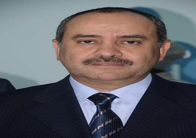 وزير الطيران يهنئ العاملين بمصر للطيران بمناسبة العيد الـ90 للشركة
