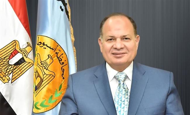  محافظ أسيوط يعتمد قرار تخصيص قطعة أرض أملاك دولة لإقامة مجمع مدارس بالزاوية