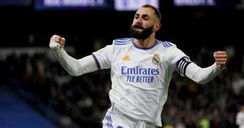 بنزيما يقود هجوم ريال مدريد أمام أتليتكو بالدوري الإسباني