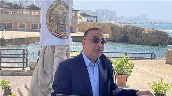 «الشريف»: تطبيق مفردات الهوية البصرية من تاريخ الإسكندرية بجميع الشواطىء