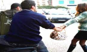 المشدد 10سنوات لشخصين في سرقة طالبة تحت تهديد السلاح بالسلام