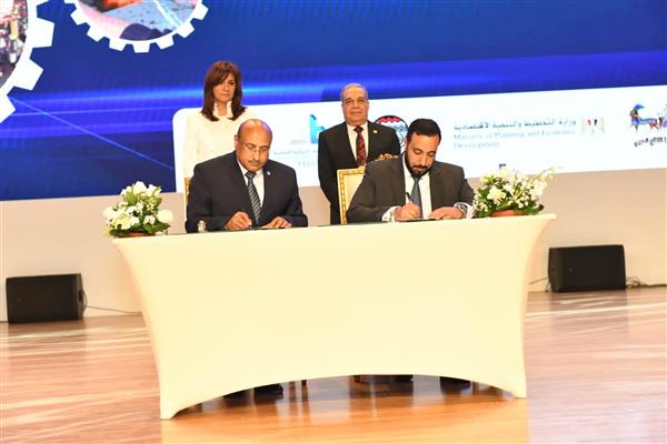 وزيرا "الهجرة" و"الإنتاج الحربي" يشهدان توقيع عقد إتفاق مع شركة "نالكو مصر"