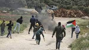   إصابة 3 فلسطينيين بالرصاص الحي خلال الاشتباكات مع الاحتلال بمخيم "العروب"
