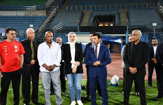 وزير الرياضة يدعم المنتخب الوطني قبيل مباراتي غينيا وإثيوبيا