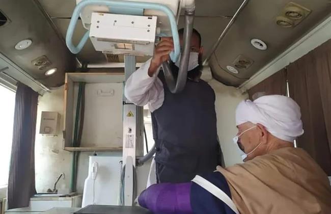 بني سويف: الكشف على 1345 مواطنا في قافلة طبية بقرية "طما فيوم"