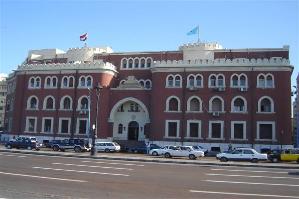 رئيس جامعة الإسكندرية يبحث مع نائب رئيس مجموعة المناخ بجامعة كامبريدج استعدادات "كوب 27"