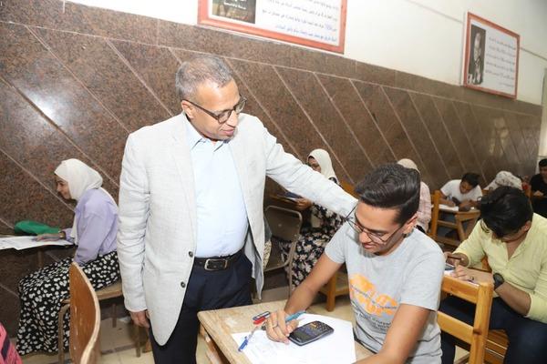 هدوء فى لجان امتحانات الفصل الدراسي الثانى بجامعة جنوب الوادى