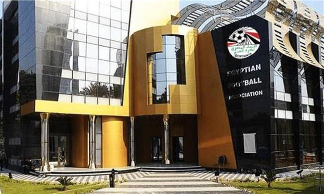 اتحاد الكرة : الأهلي تسلم لائحة بطولة إفريقيا قبل انطلاقها ولم يطلب مسئوليه استضافة النهائي