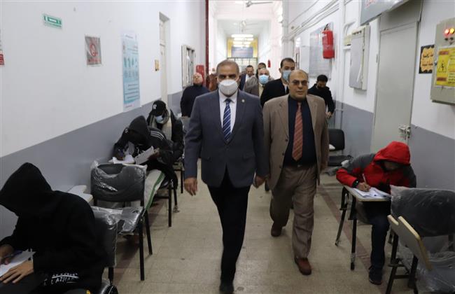 رئيس جامعة الأزهر يتفقد لجان امتحانات الكليات بقطاع الدراسة