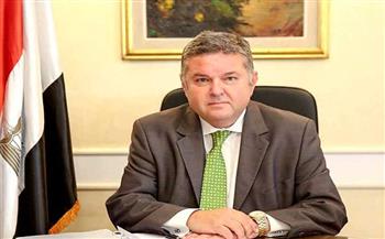   وزير قطاع الأعمال ومحافظ الغربية يتفقدان مصانع شركة طنطا للكتان والزيوت