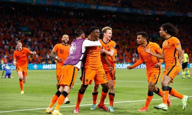 دورى الأمم الأوروبية.. هولندا تتعادل مع بولندا 2-2 