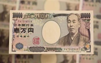   الين الياباني ينهار أمام الدولار في بداية التعاملات اليوم 