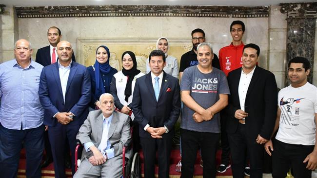 وزير الرياضة يناقش مع أبطال مصر الأولمبيين متطلبات الدعم والرعاية